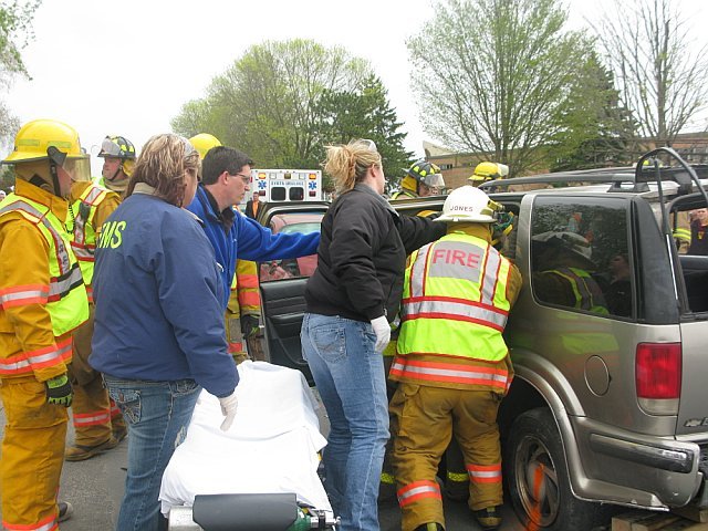 2010 mock accident all help move patient.jpg